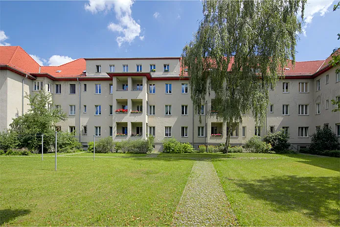 2 Zimmer mit Balkon, vermietbar Ende Oktober 2026 ! — photo 1